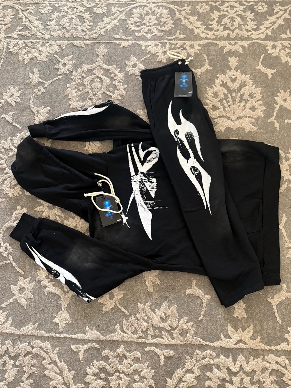 Hellstart tracksuits - Picture 5 of 6